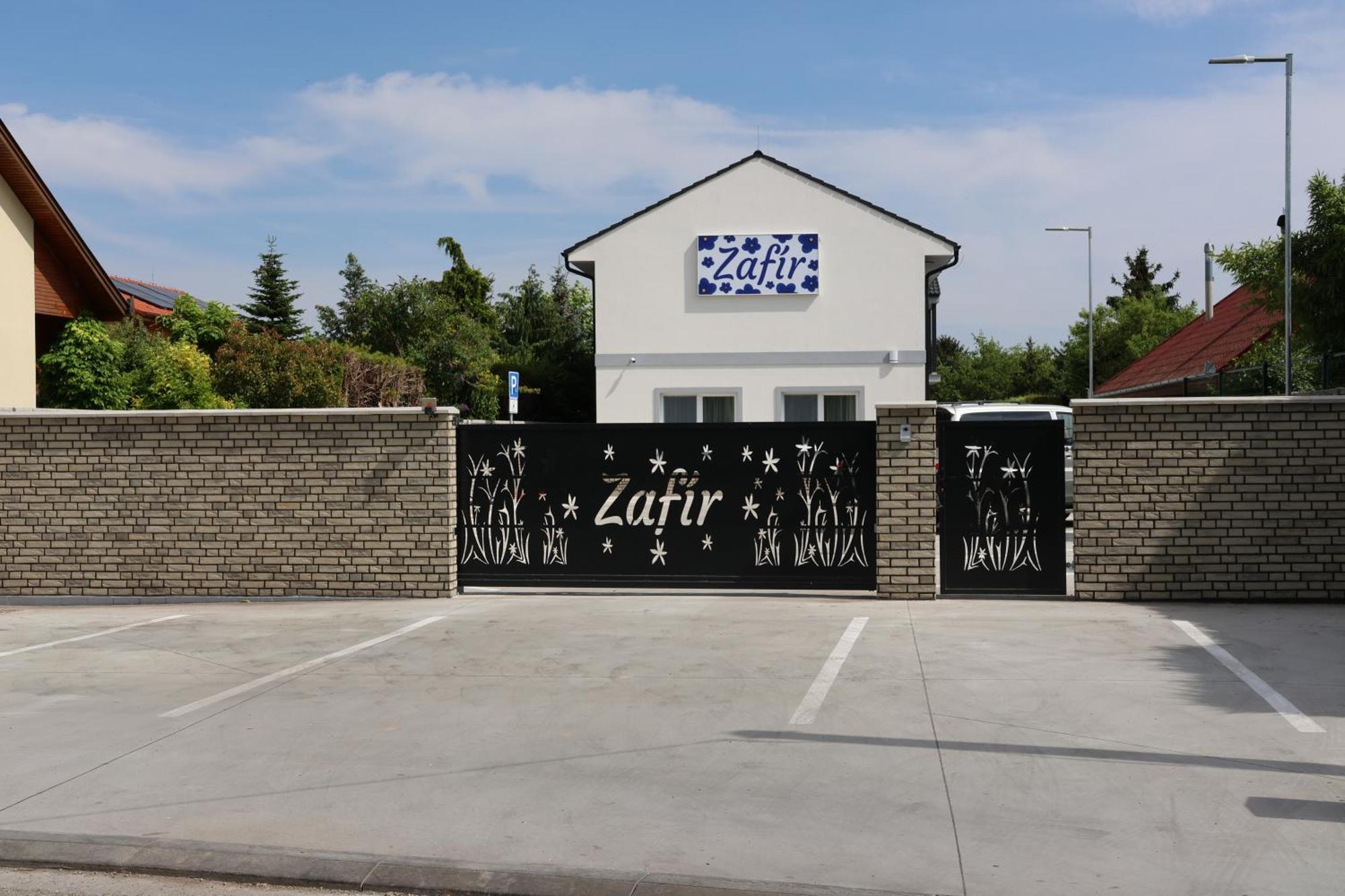 Zafir Hotel Dunajská Streda Exterior foto